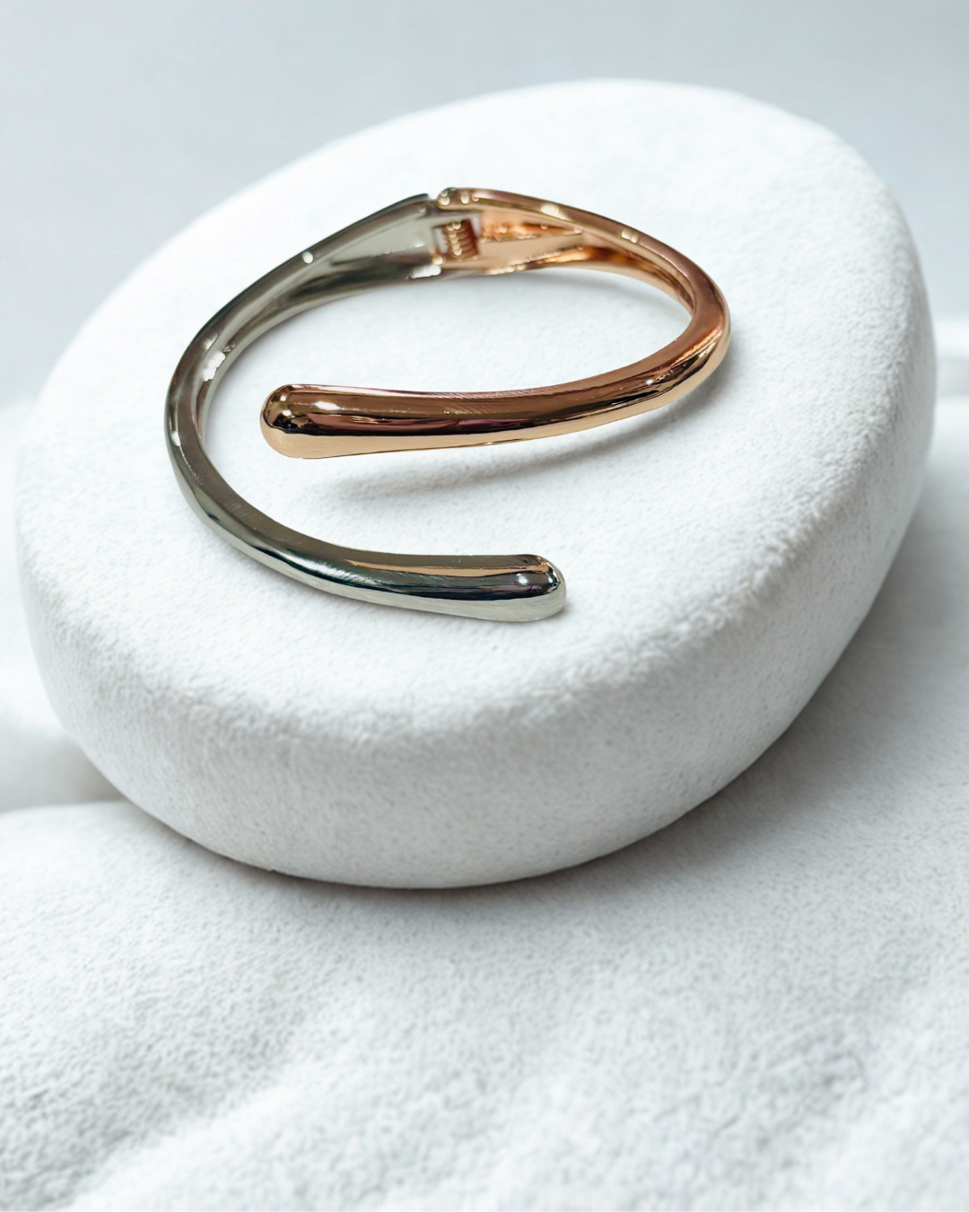 Duo Flow Cuff Bracelet's open-ended