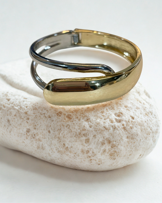 Fusion Curve Cuff Bold Bracelet