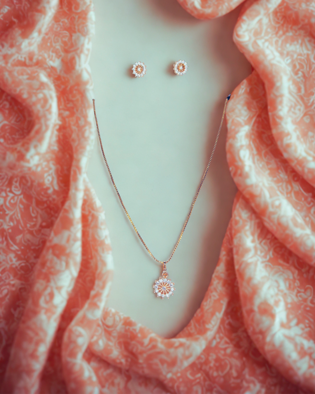 Sunbloom Sparkle Pendant Set