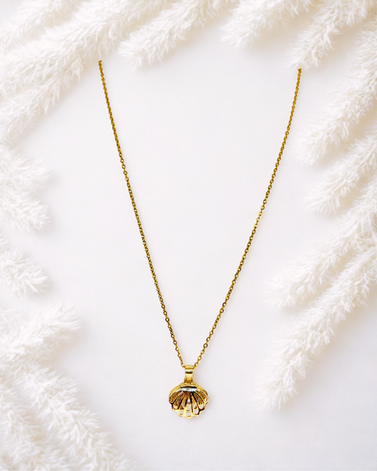 Golden Shell Pendant Korean Necklace