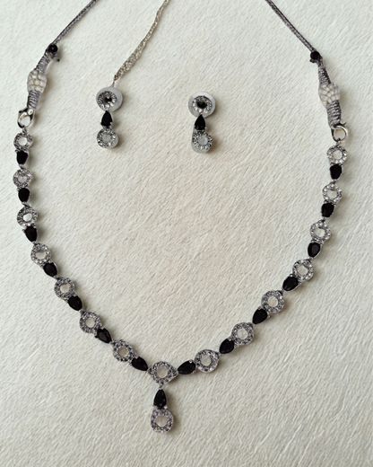Elegant Black Teardrop AD Necklace Set