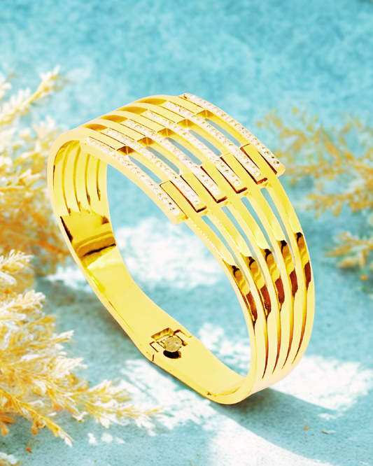 Elegant Gold-Plated Geometric Bracelet