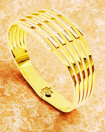 Elegant Gold-Plated Geometric Bracelet