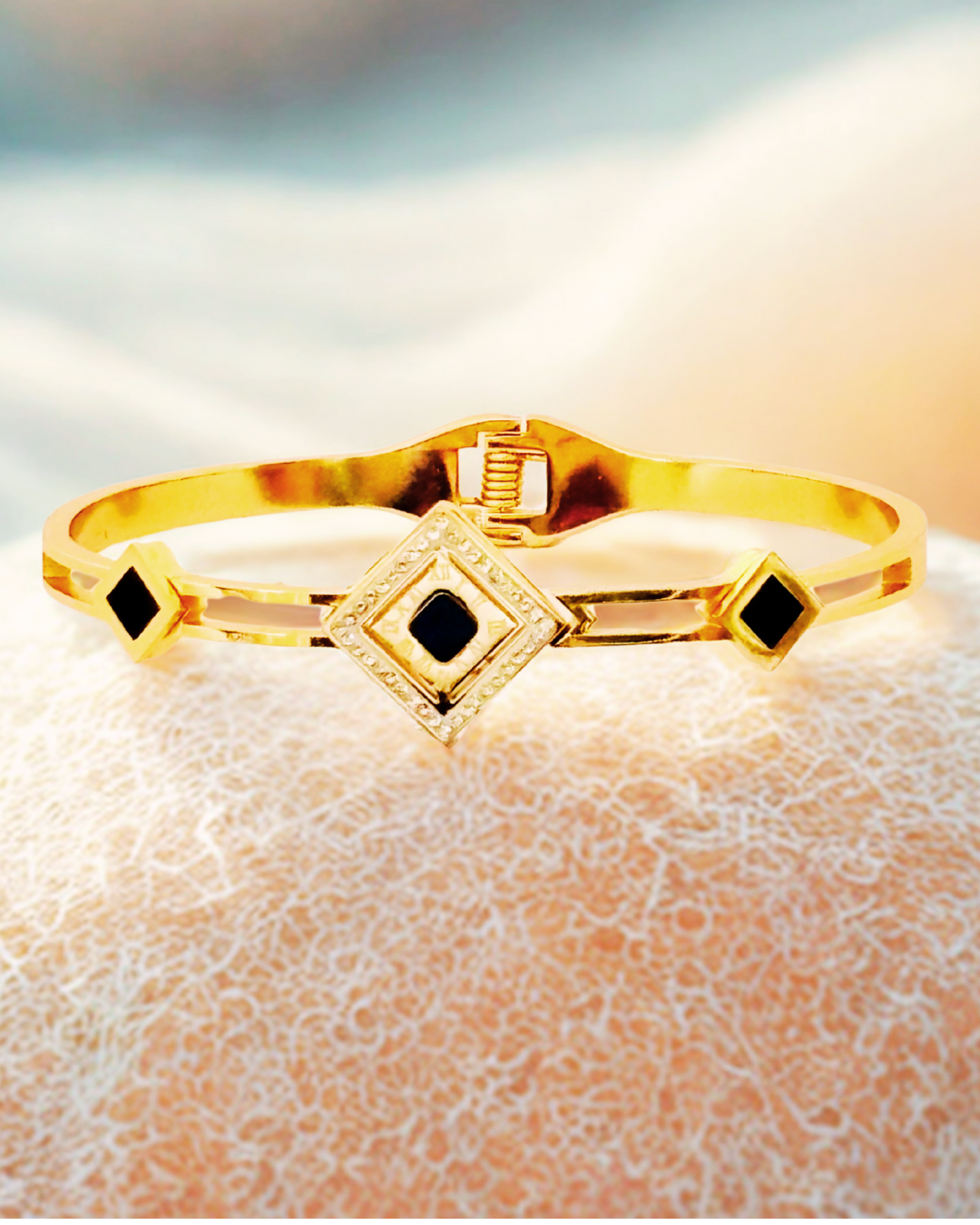 Gold-Plated Geometric Black Stone bracelet