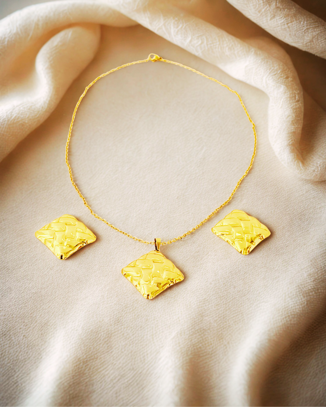 Golden Weave Elegance Korean Set