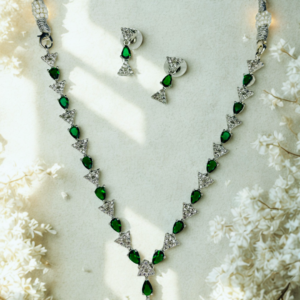 Emerald Spark Triangle AD Necklace Set