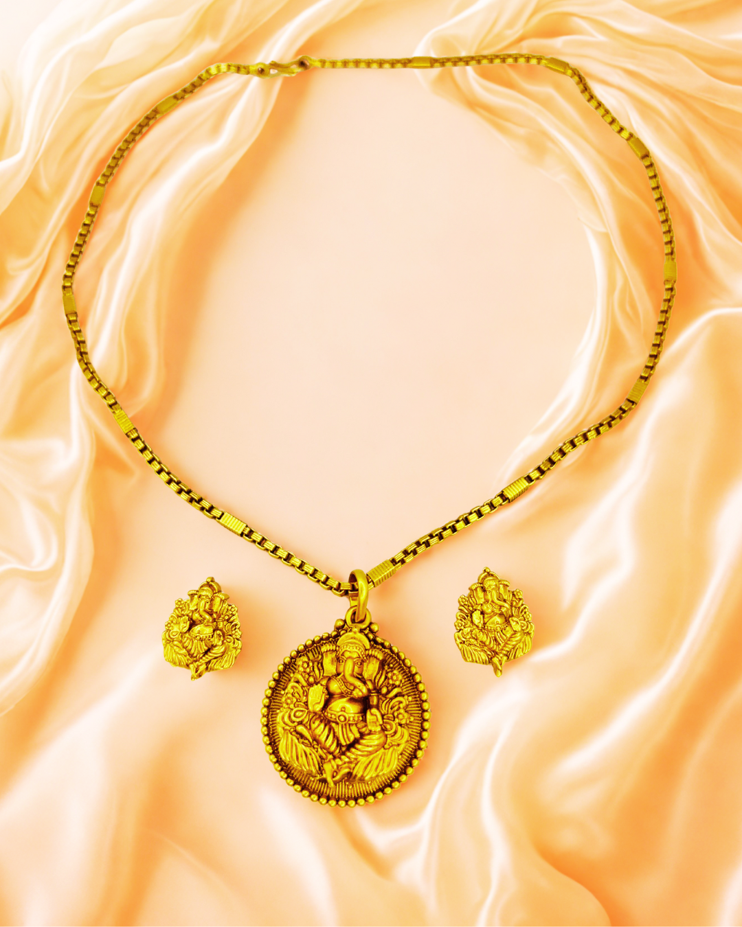 Antique Ganesh Pendant Temple Necklace Set - Image 4
